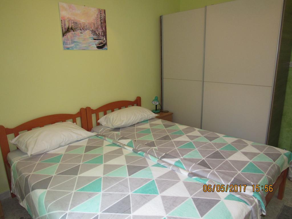Guest House Vanessa Supetar Ngoại thất bức ảnh