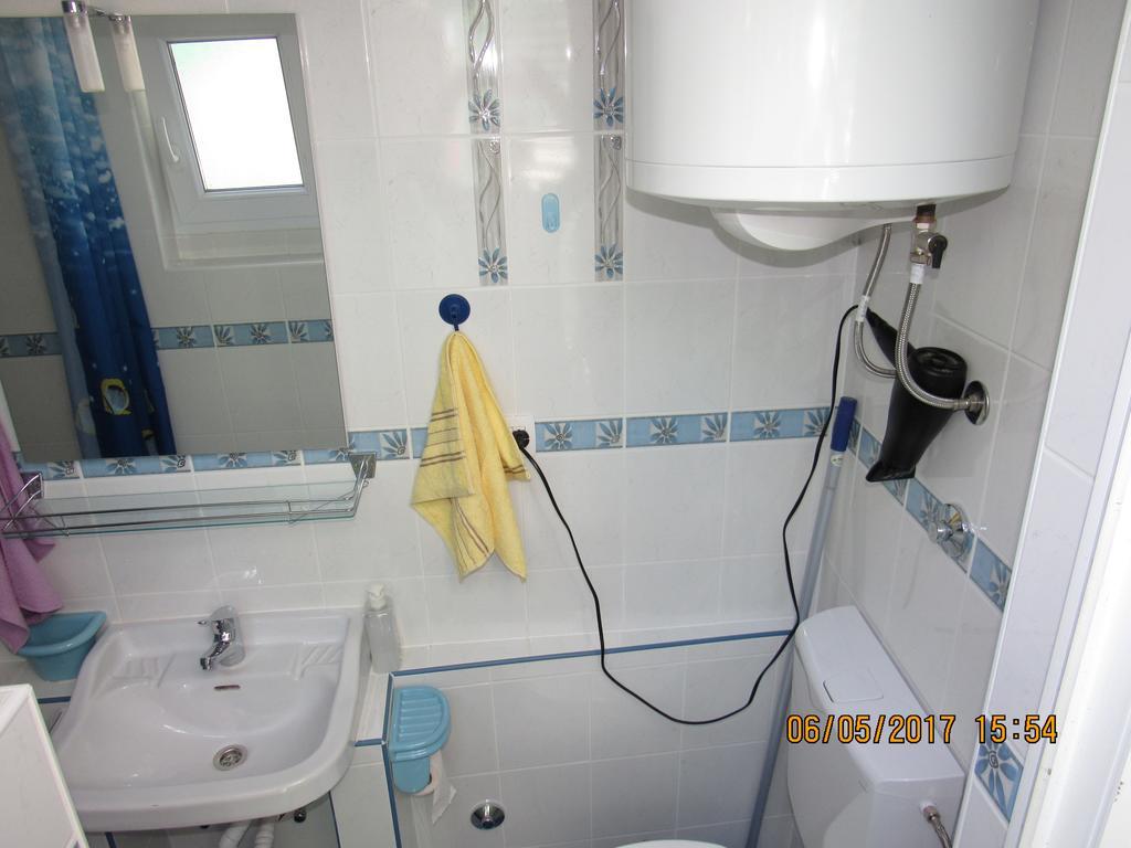 Guest House Vanessa Supetar Ngoại thất bức ảnh