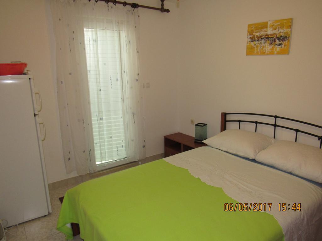 Guest House Vanessa Supetar Ngoại thất bức ảnh