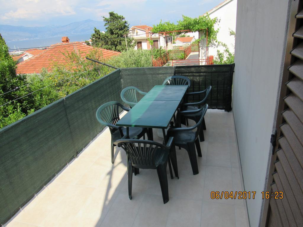 Guest House Vanessa Supetar Ngoại thất bức ảnh