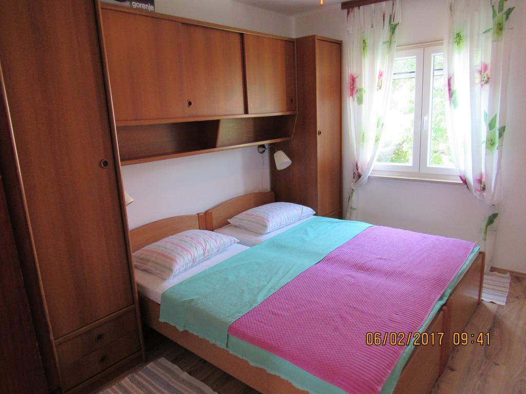 Guest House Vanessa Supetar Ngoại thất bức ảnh